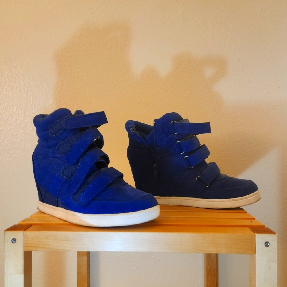 High heel shoes